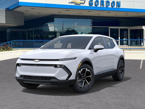 New 2026 Chevrolet Equinox EV LT image 6