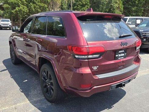 Used 2020 Jeep Grand Cherokee Altitude RWD image 12