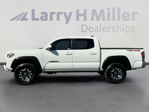 Certified 2023 Toyota Tacoma TRD Off-Road image 2