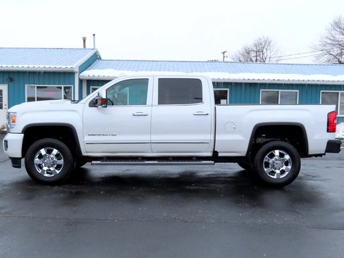 Used 2019 GMC Sierra 3500 Denali w/ Duramax Plus Package image 4