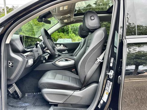New 2026 Mercedes-Benz GLS 450 4MATIC image 3