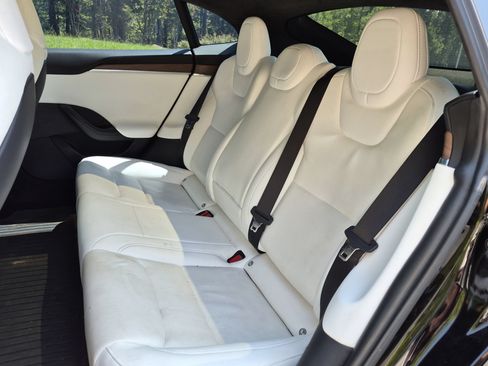 Used 2022 Tesla Model S AWD/4WD image 19