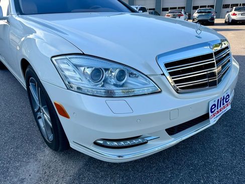 Used 2010 Mercedes-Benz S 550 4MATIC image 11
