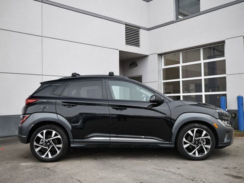 Used 2023 Hyundai Kona Limited image 4