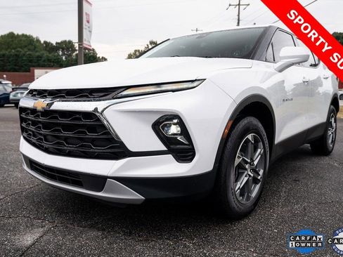 Used 2023 Chevrolet Blazer LT image 3