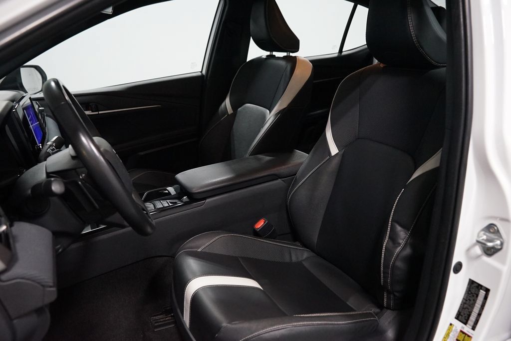 Used 2025 Toyota Camry SE FWD image 6