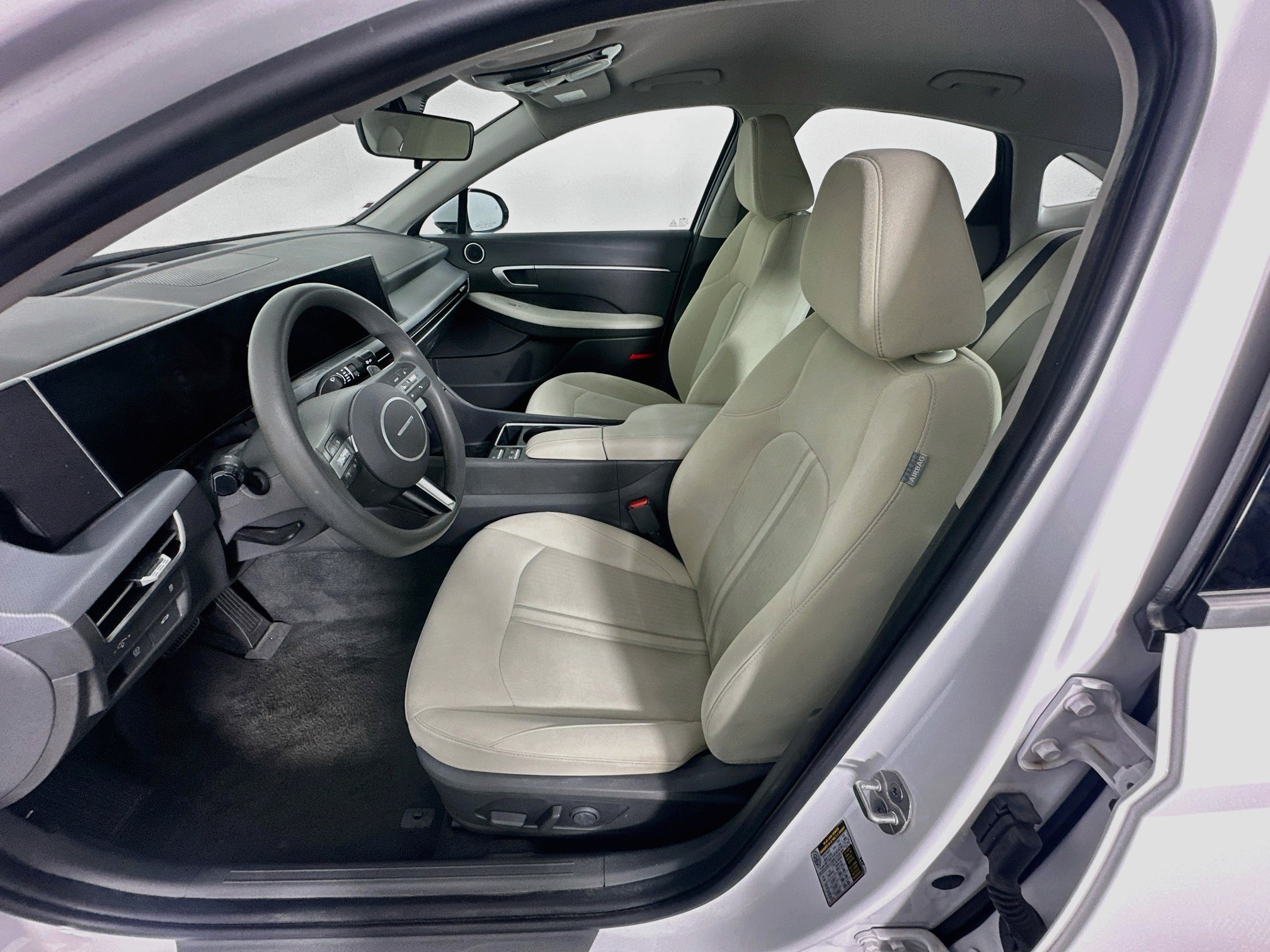 Used 2025 Hyundai Sonata SEL FWD image 13