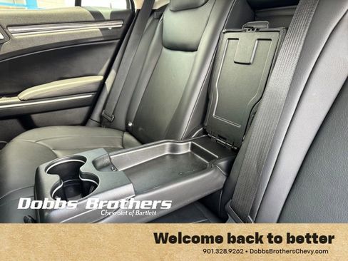 Used 2018 Chrysler 300 Touring L RWD image 36