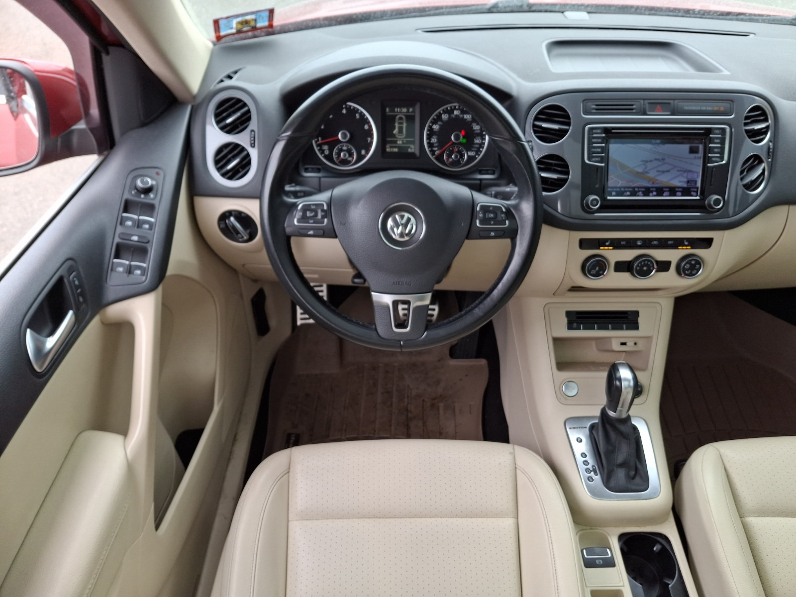 Used 2016 Volkswagen Tiguan SE AWD/4WD image 9