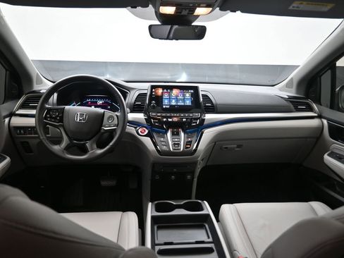 Used 2024 Honda Odyssey Touring image 16