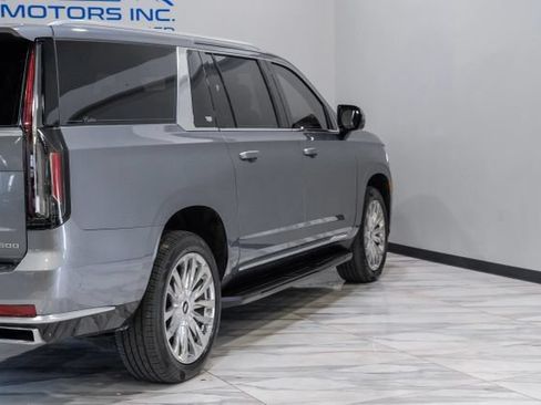 Used 2021 Cadillac Escalade ESV Premium Luxury AWD/4WD image 12