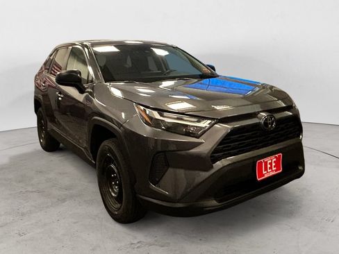 Used 2023 Toyota RAV4 LE AWD/4WD image 7