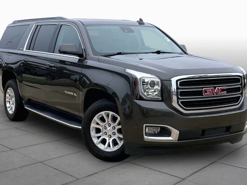 Used 2020 GMC Yukon XL SLT AWD/4WD image 3