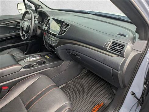 Certified 2025 Honda Passport TrailSport image 19