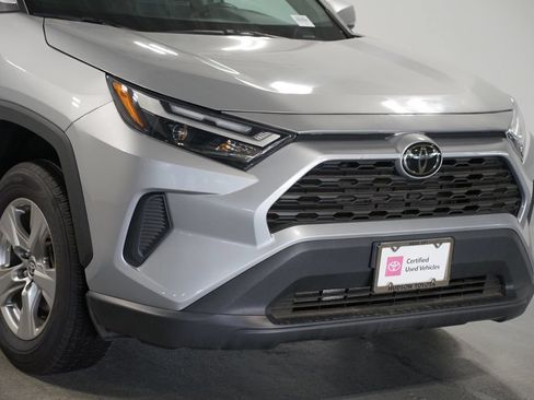 Used 2024 Toyota RAV4 XLE FWD image 4
