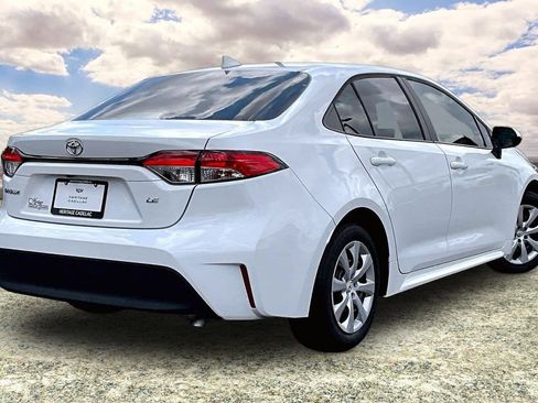 Used 2024 Toyota Corolla LE FWD image 5
