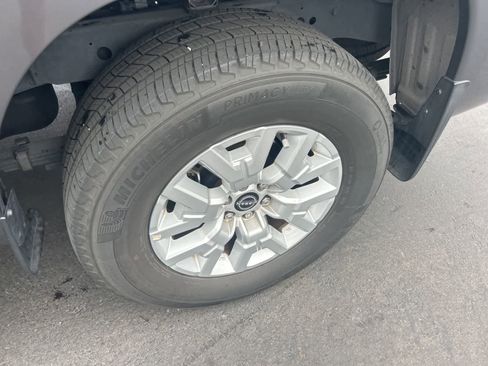 Used 2022 Nissan Frontier SV w/ Technology Package image 14