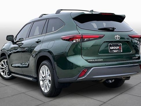 Used 2024 Toyota Highlander Limited image 11