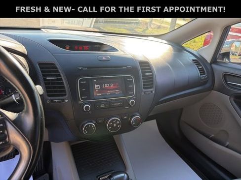 Used 2014 Kia Forte EX image 18