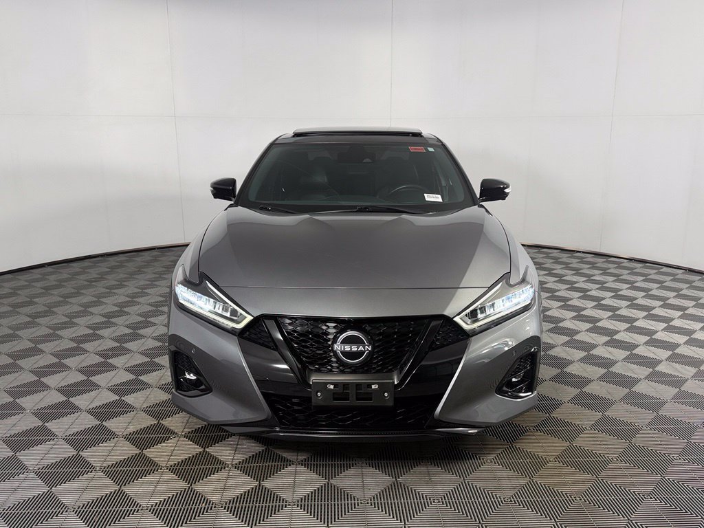 Used 2023 Nissan Maxima SR w/ Sport Mat Group FWD image 3
