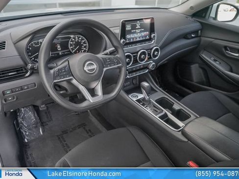 Used 2024 Nissan Sentra SV FWD image 17