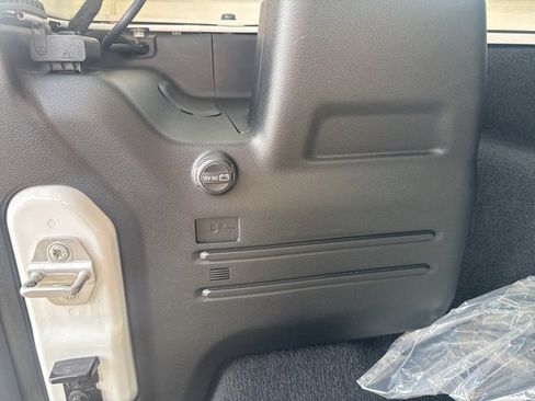 Used 2020 Jeep Wrangler Unlimited Sahara w/ Safety Group image 13