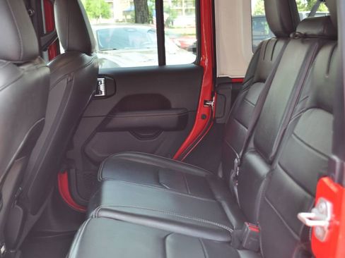 Used 2023 Jeep Wrangler Unlimited Sahara w/ Cold Weather Group AWD/4WD image 19