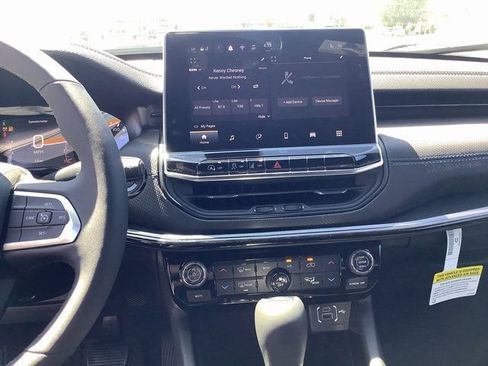 New 2025 Jeep Compass Latitude w/ Sun & Sound Group image 17