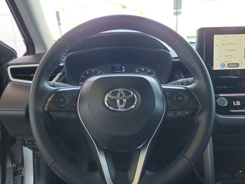 Certified 2025 Toyota Corolla Cross LE w/ Moonroof Package image 16