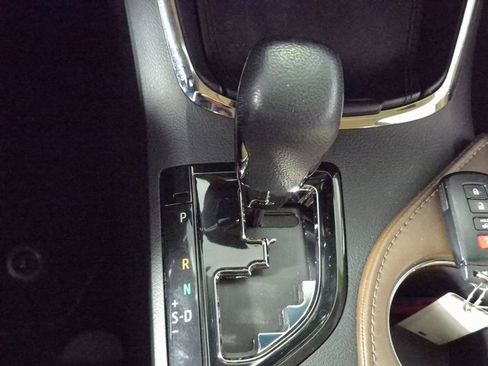 Used 2015 Toyota Avalon XLE image 17