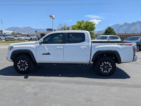 Used 2020 Toyota Tacoma TRD Off-Road AWD/4WD image 2