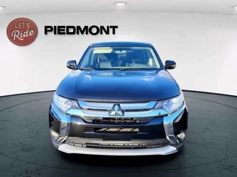 Used 2018 Mitsubishi Outlander LE image 3