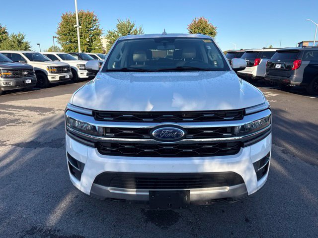 Used 2024 Ford Expedition Max Limited AWD/4WD image 2