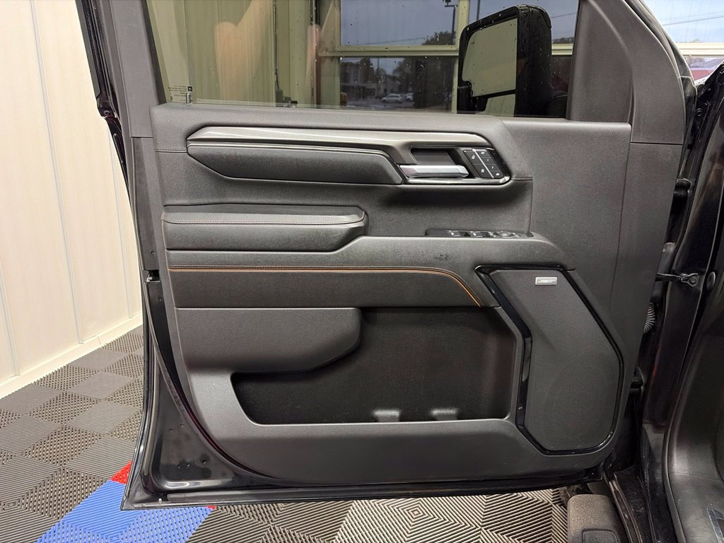 Used 2024 GMC Sierra 2500 AT4 w/ AT4 Preferred Package AWD/4WD image 11