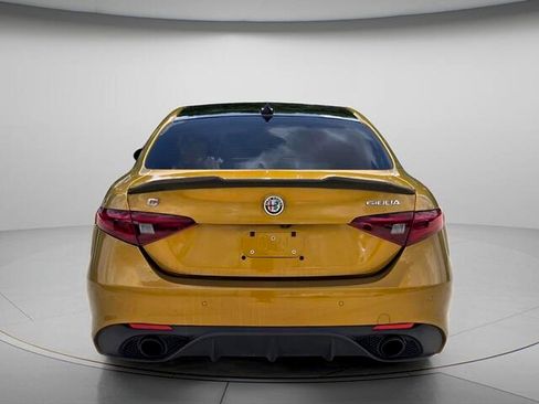 Used 2023 Alfa Romeo Giulia Veloce RWD image 6