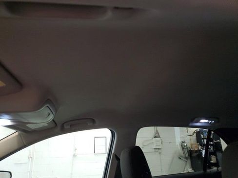 Used 2020 Chevrolet Equinox LT image 22