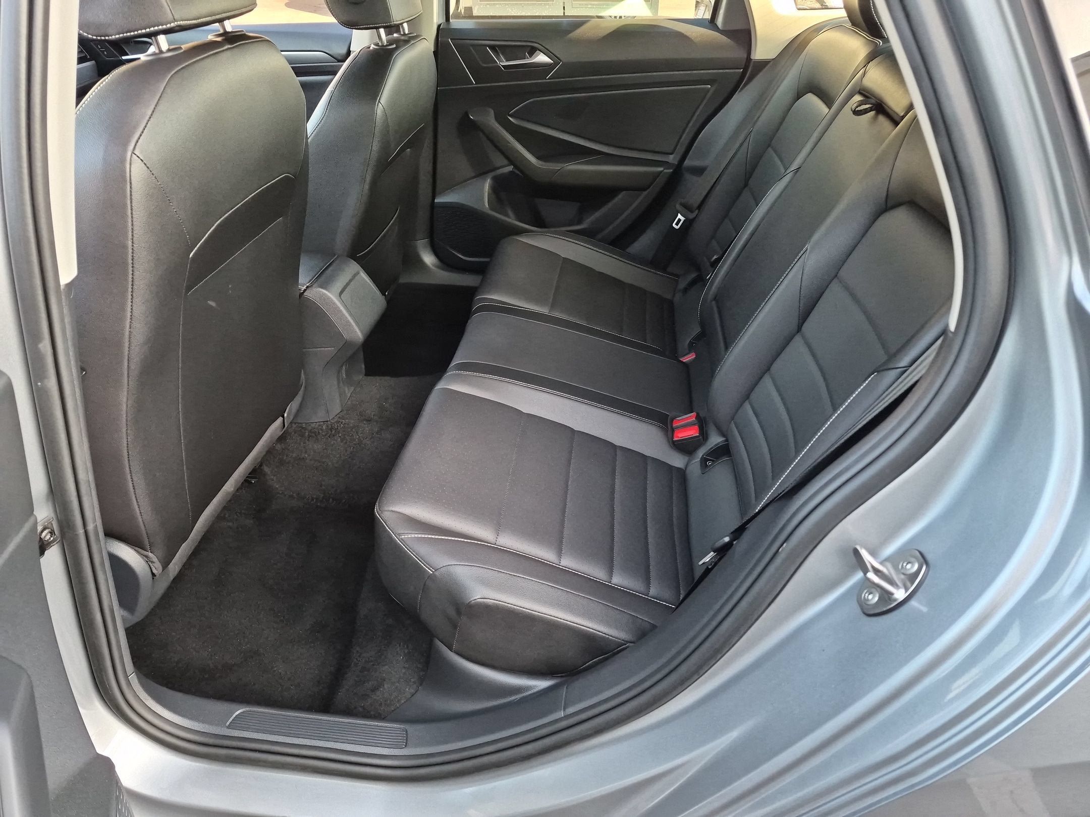 Used 2024 Volkswagen Jetta SE FWD image 15