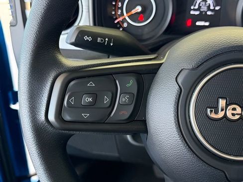 Used 2025 Jeep Wrangler Sport image 22