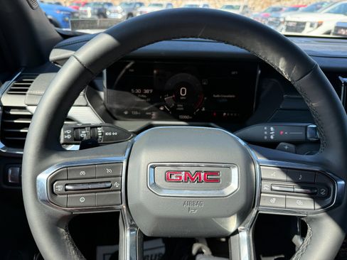 Used 2025 GMC Acadia Elevation image 26