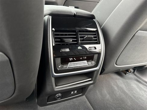 Used 2026 BMW X5 M60i image 38