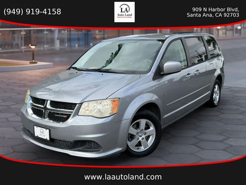 Used 2013 Dodge Grand Caravan SXT FWD image 1