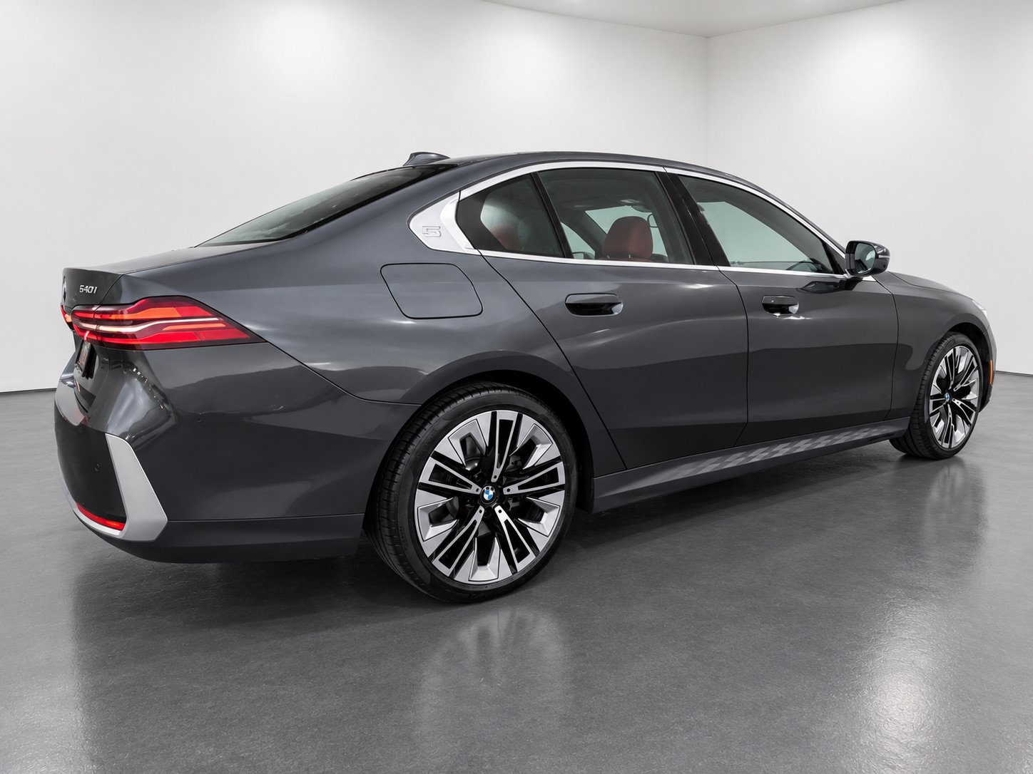 Used 2026 BMW 540i xDrive AWD/4WD image 5