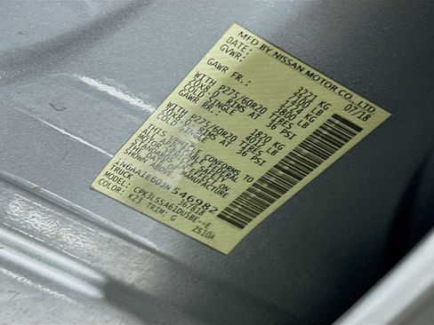 Used 2018 Nissan Titan SV w/ SV Convenience Package image 12