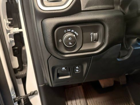 Used 2025 RAM 1500 Big Horn w/ Night Edition AWD/4WD image 43