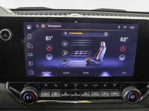 Used 2025 Chevrolet Colorado ZR2 w/ Technology Package AWD/4WD image 30