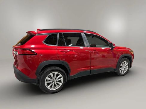 Used 2024 Toyota Corolla Cross LE image 3