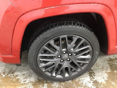 Used 2022 Jeep Compass Limited w/ (RED) Package image 4