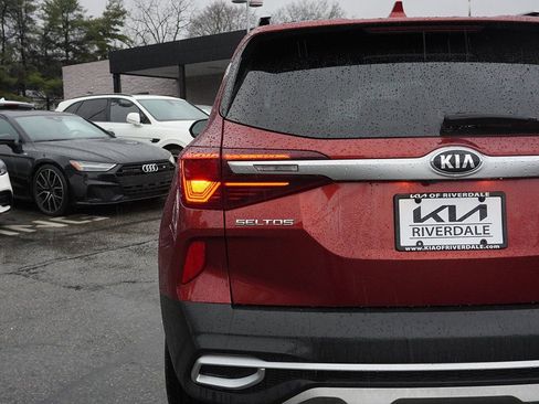 Used 2021 Kia Seltos SX image 16