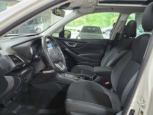 Used 2022 Subaru Forester Premium AWD/4WD image 21