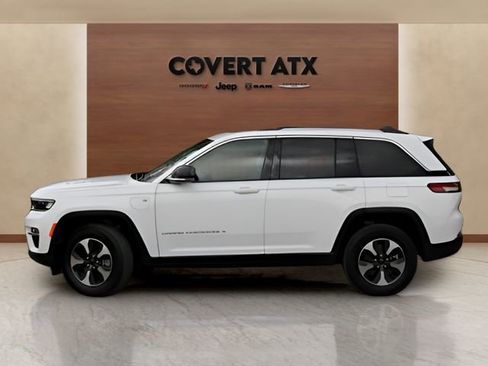Used 2022 Jeep Grand Cherokee Limited 4xe image 2